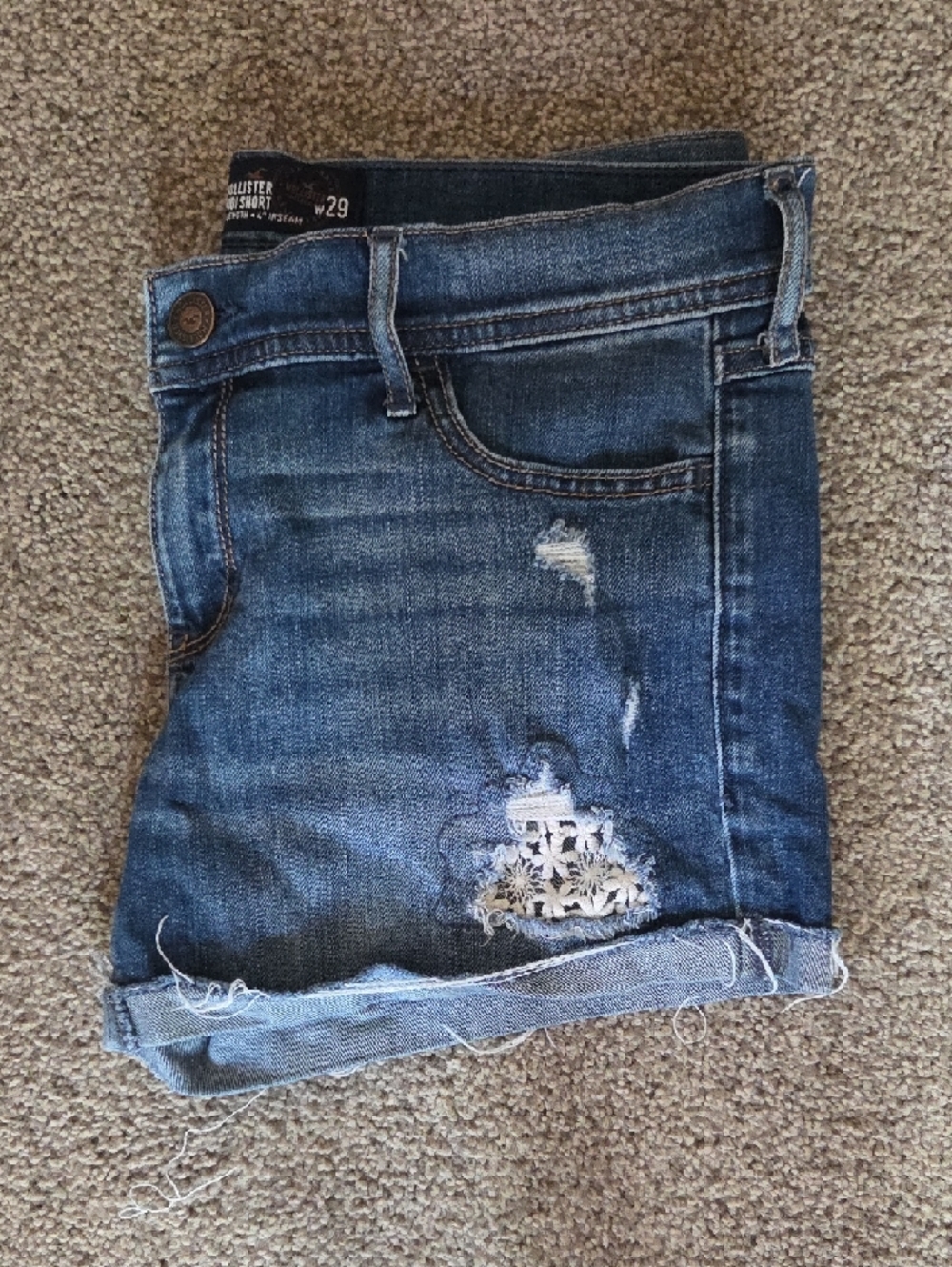 Hollister Distressed Denim Shorts - Picture 4 of 4